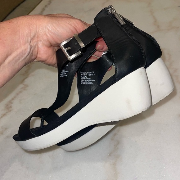 Kenneth Cole Reaction leather wedge sandals🌸 - Picture 4 of 9